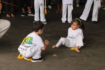 Foto - 6º Encontro de Carros Antigos, 2º Feira Artesanal e Gastronômica e Apresentação de Capoeira 