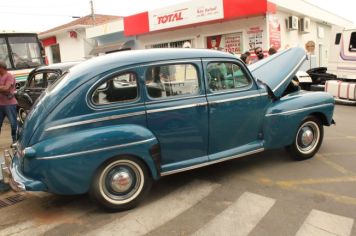 Foto - 6º Encontro de Carros Antigos, 2º Feira Artesanal e Gastronômica e Apresentação de Capoeira 