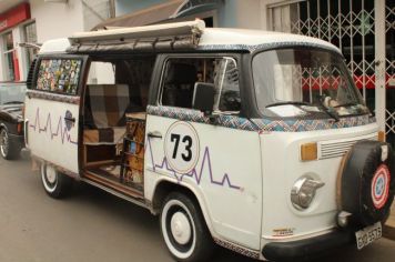 Foto - 6º Encontro de Carros Antigos, 2º Feira Artesanal e Gastronômica e Apresentação de Capoeira 