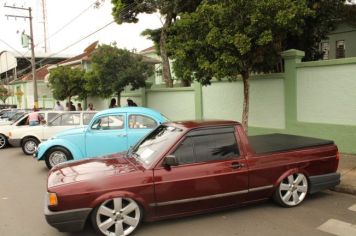 Foto - 6º Encontro de Carros Antigos, 2º Feira Artesanal e Gastronômica e Apresentação de Capoeira 