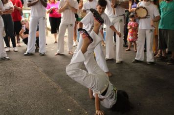 Foto - 6º Encontro de Carros Antigos, 2º Feira Artesanal e Gastronômica e Apresentação de Capoeira 